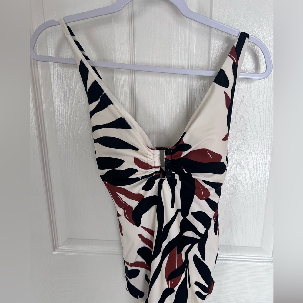 Women's Ring-Front Medium Coverage One Piece Swimsuit - Shade & Shore NWT sz sm - Picture 3 of 8